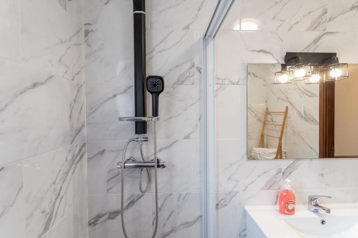 Monaco Nest Apartment ปอนตาเดลกาดา ภายนอก รูปภาพ