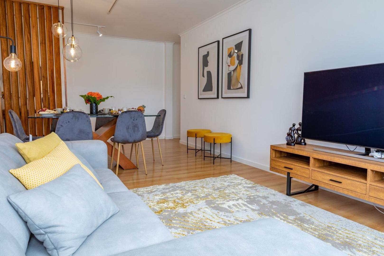 Monaco Nest Apartment ปอนตาเดลกาดา ภายนอก รูปภาพ